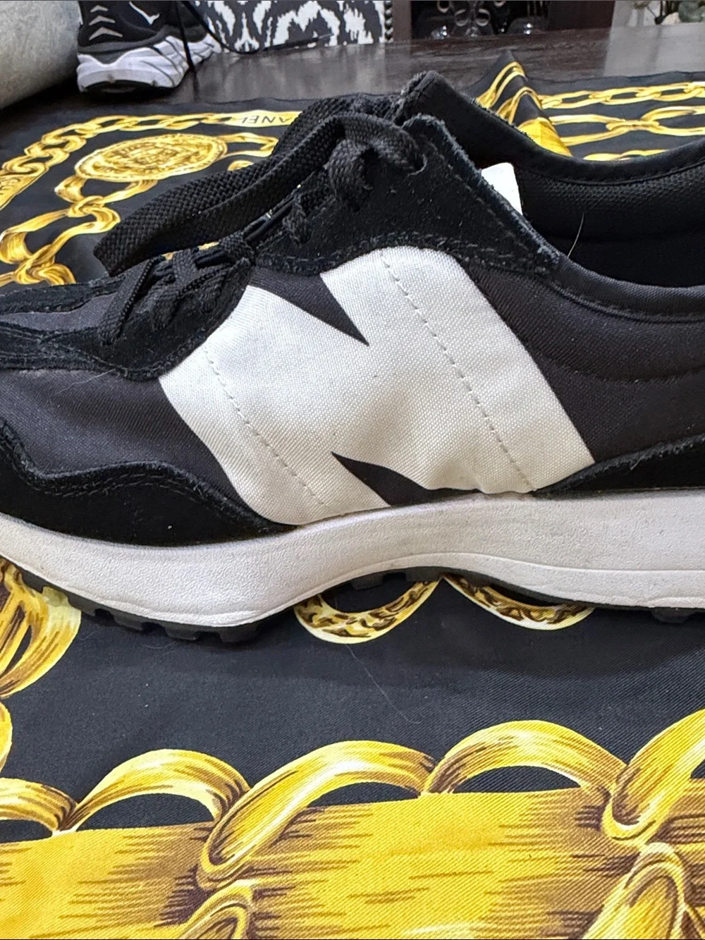 New Balance Black and White Women’s 327 Sneakers 8.5